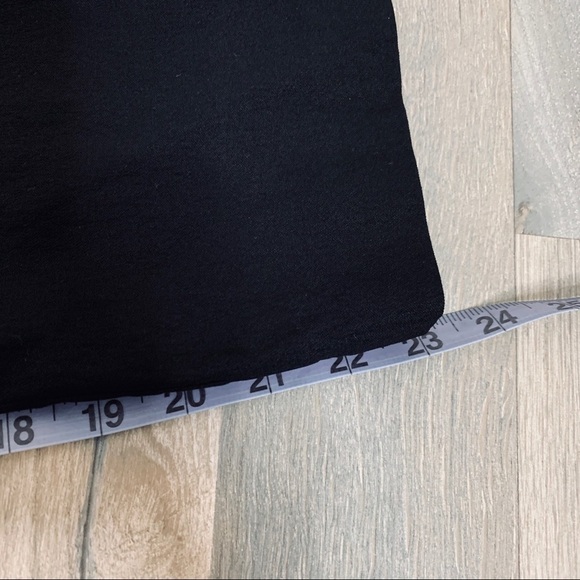 Suzy Shier Black Capri Pants 🍋 - Picture 8 of 8